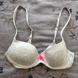 Victoria’s Secret white lace bra